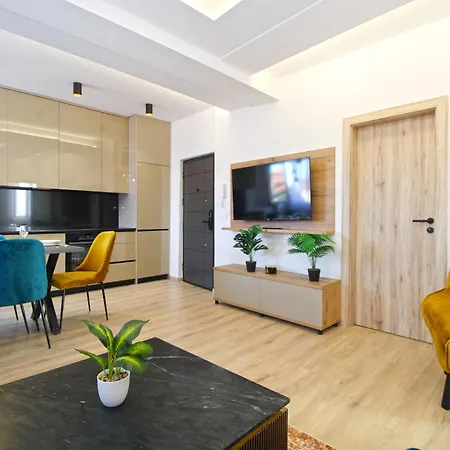 Old Town 2337 * Пула