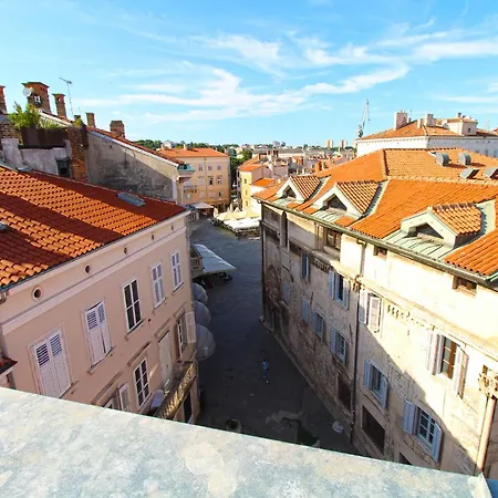 Old Town 2337 Пула